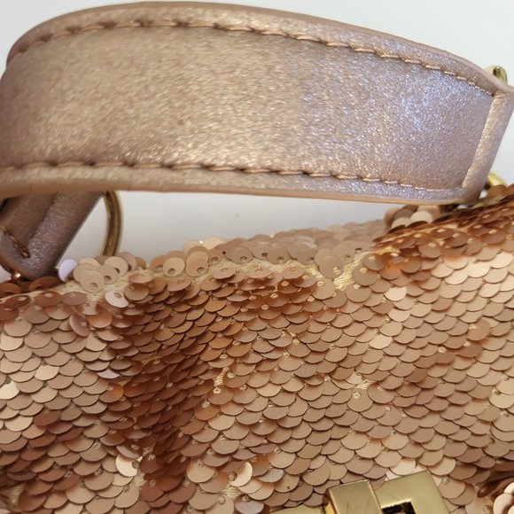 Steve Madden Gold/Champagne Sequin Wristlet Bag/Purse - Picture 3 of 4